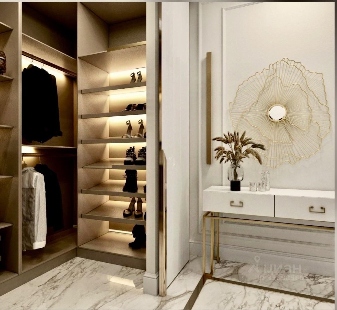4 Rooms, 334 sq.m. — 4